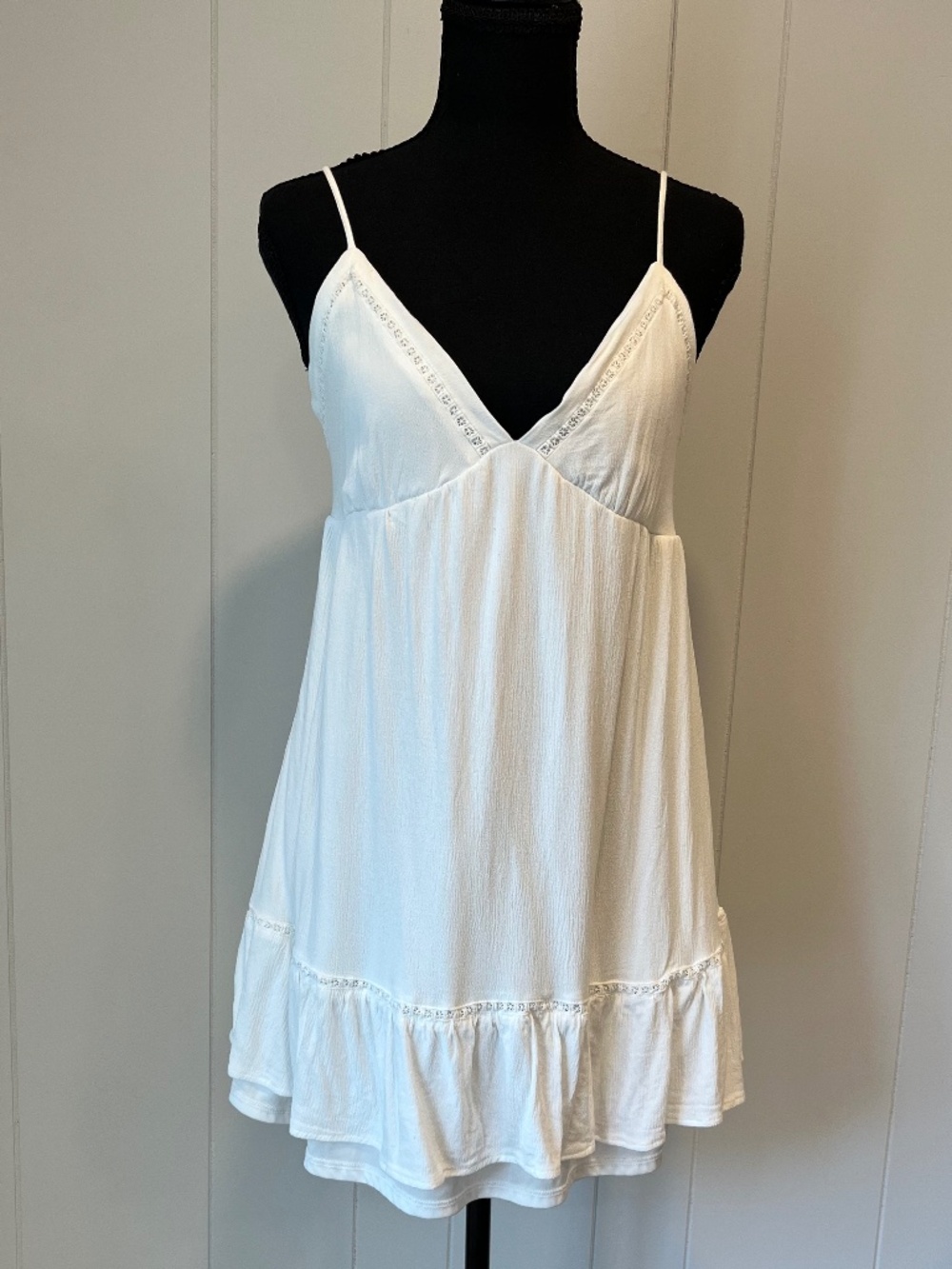 LA Hearts V-Neck Babydoll Dress sz L Crochet Trim Spaghetti Straps Relaxed